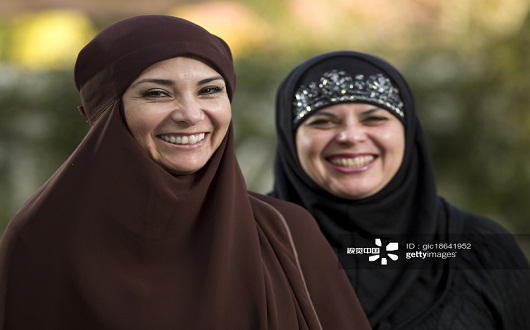 Two muslim woman