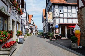 Shopping street, restaurants, half-timbered houses, Waldeck, Hesse, Germany, Europe